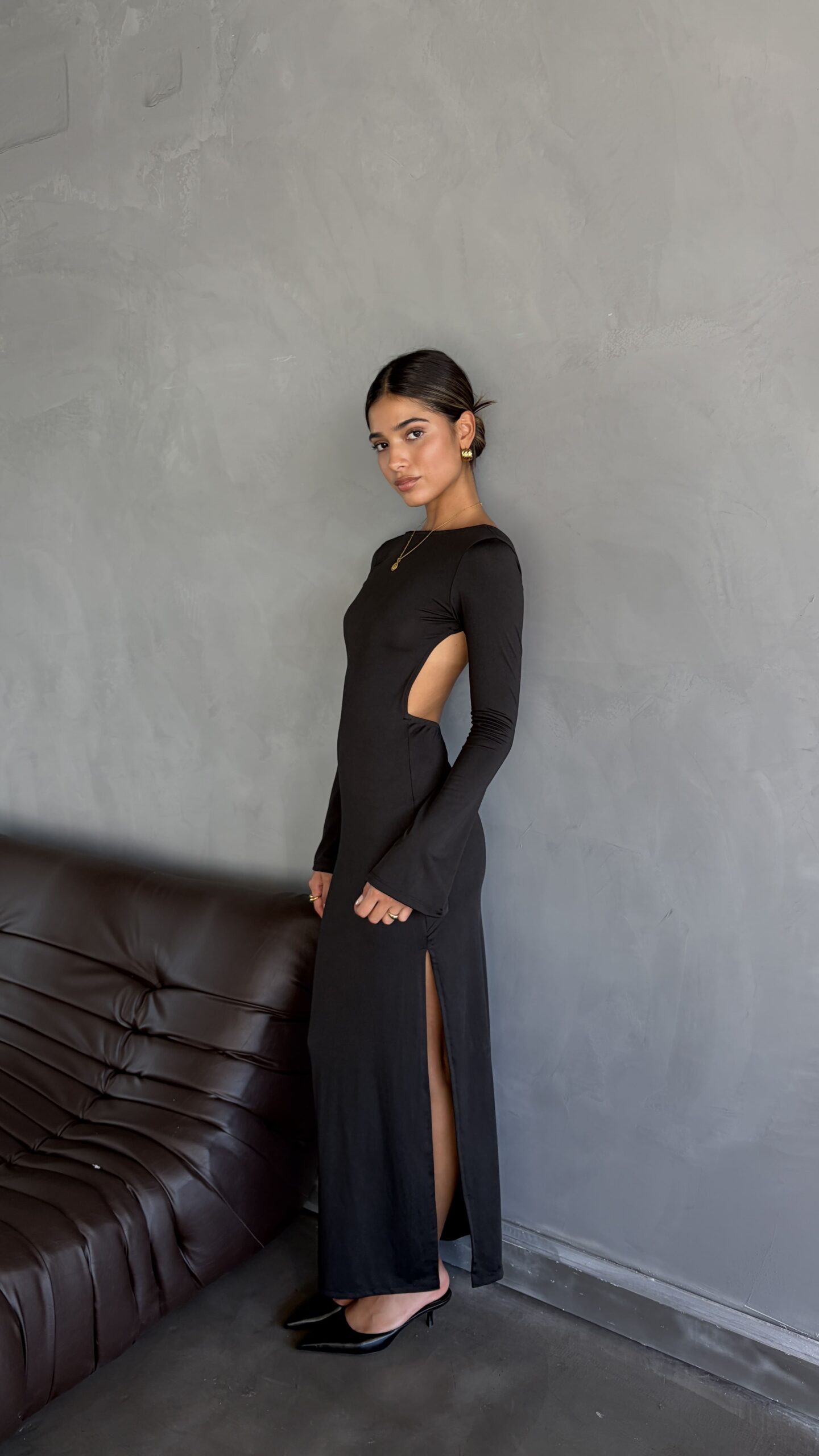 [06107] Vestido Largo con Espalda Escotada y Manga Acampanada con Tajo Microfibra