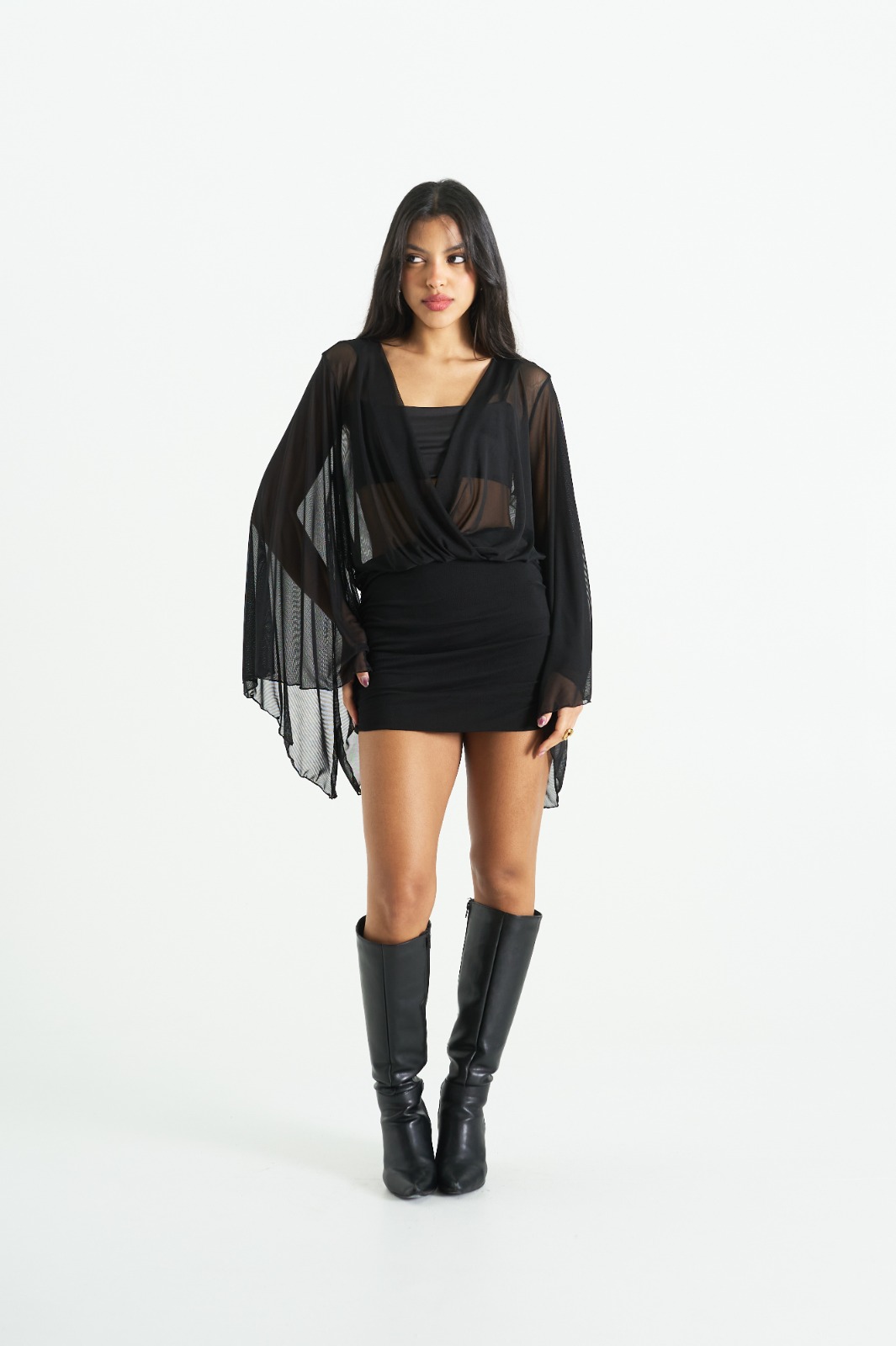 [06137] Vestido Tul Escote V Manga Capa c/Forro Microfibra